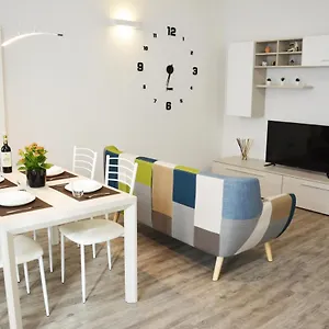 https://la-casa-nel-poggio-247-vicino-a-siena.it-tuscanyhotel.com